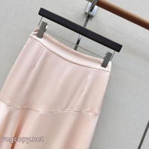 高級な質感 今年らしく魅力的アップ SS26残り僅スカートクロエコピー ブランド.