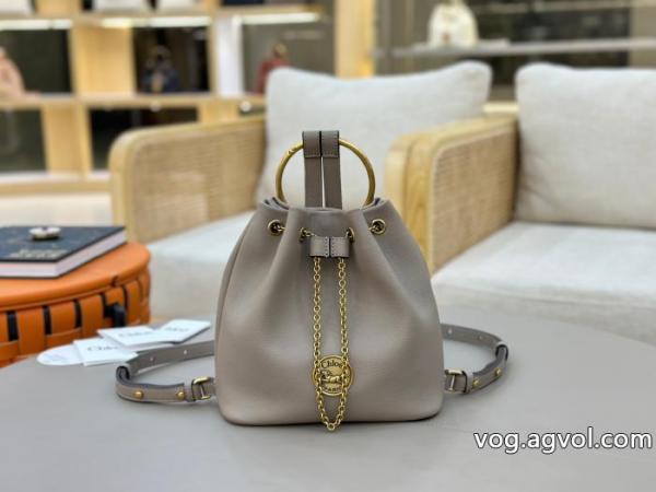 CHLOEブランド 通販 激安    バッグ注目度UP！ カジュアルコーデオシャレ 26ＡＷ美品. 0 